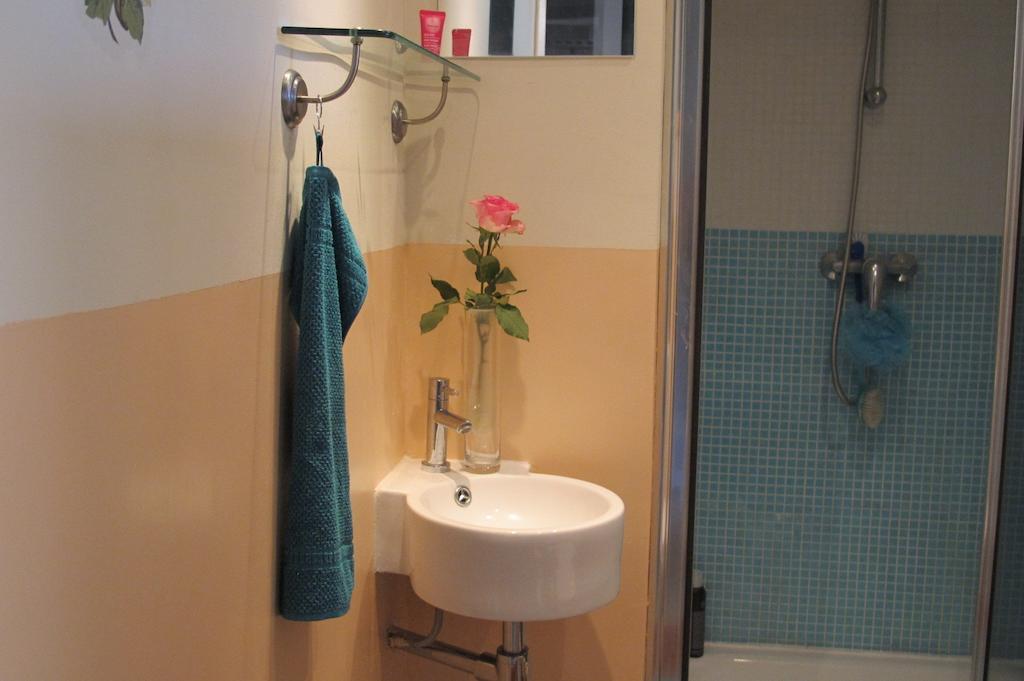 Wild Roses Bed & Breakfast Amsterdam Room photo